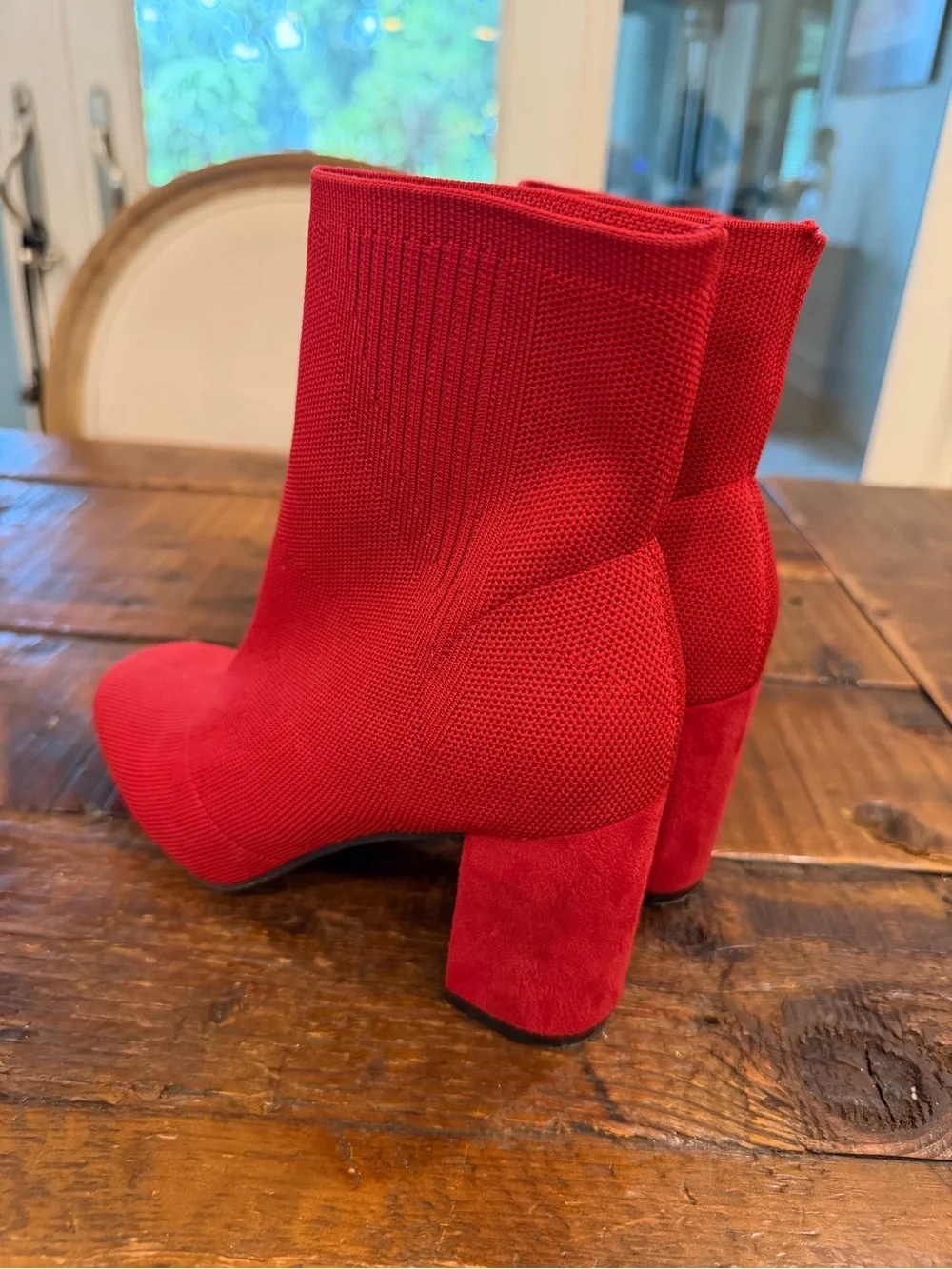 MIA bold red
